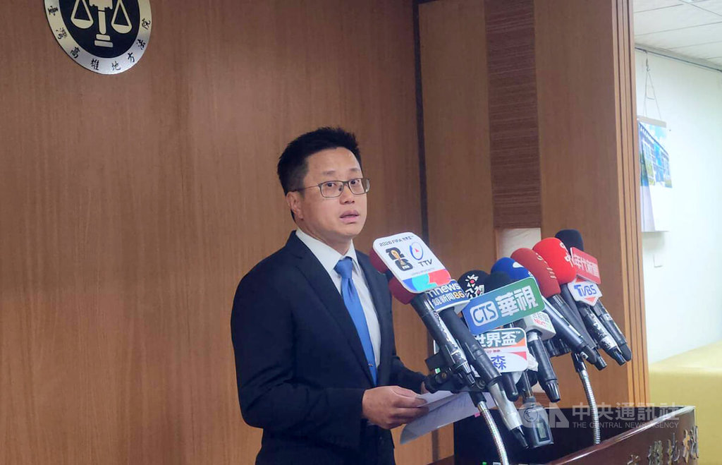 高雄市連環分屍案，台灣高雄地方法院國民法官庭5日依殺人等罪判犯嫌張介宗3個死刑，雄院行政庭長李育信（圖）說，法官認定受害3名婦人進張嫌家中後失蹤，且在家中、兇器找到血跡，一致決判死。中央社記者洪學廣攝　115年6月5日
