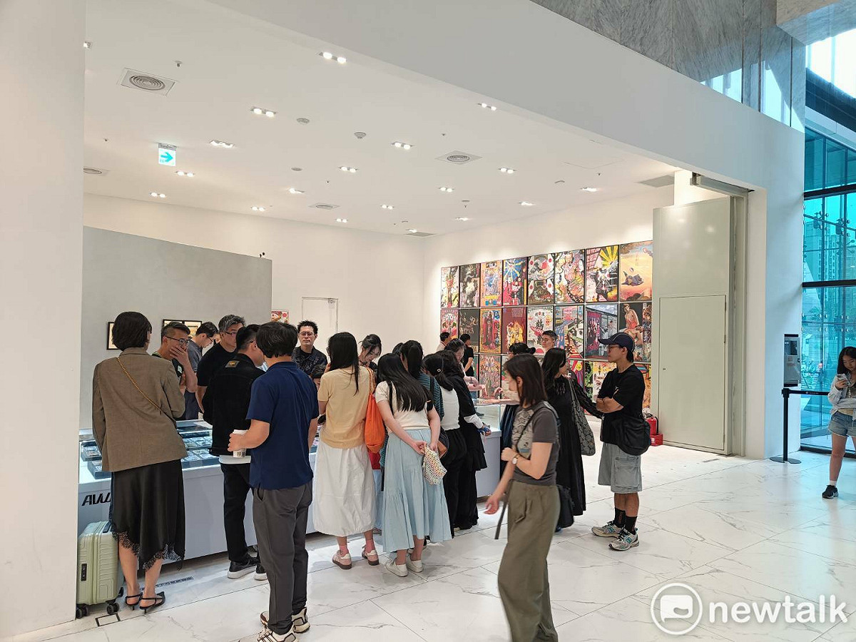 開幕首日即吸引不少卡牌迷朝聖。 圖：唐復年/攝
