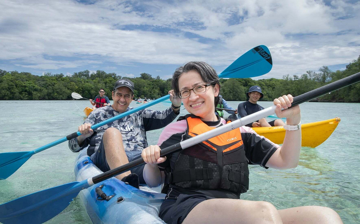 蕭美琴帛琉浮潛看海龜 惠恕仁親自駕船導覽「上帝的水族箱」