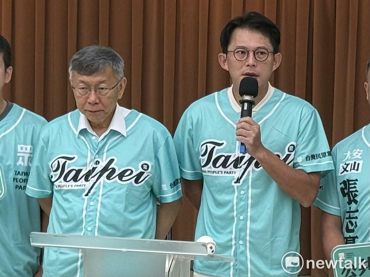 民眾黨主席黃國昌（右）及創黨主席柯文哲（左）。 圖：周煊惠 / 攝