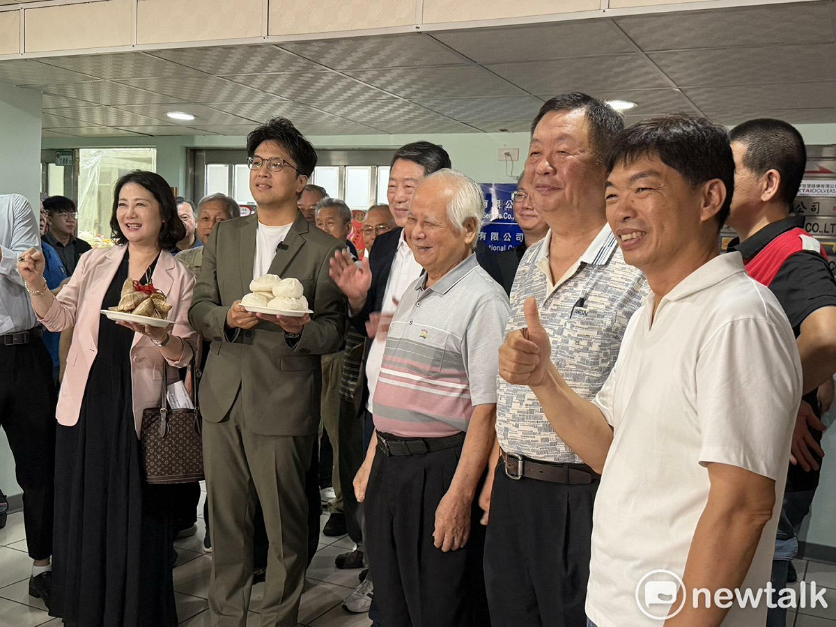 沈伯洋、吳思瑤出席台北市機車公會座談會。 圖：高逸帆／攝