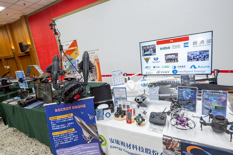 賴清德參觀無人機廠商成果展示。 圖：總統府提供