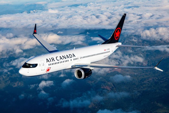 一位在加拿大航空擔任機長超過 16 年的飛行員近期因偽造飛行員相關證件，遭加拿大警方逮捕，並被指控 7 項罪名，準備在月底出庭受審。 圖：翻攝自 @yegwave X 帳號
