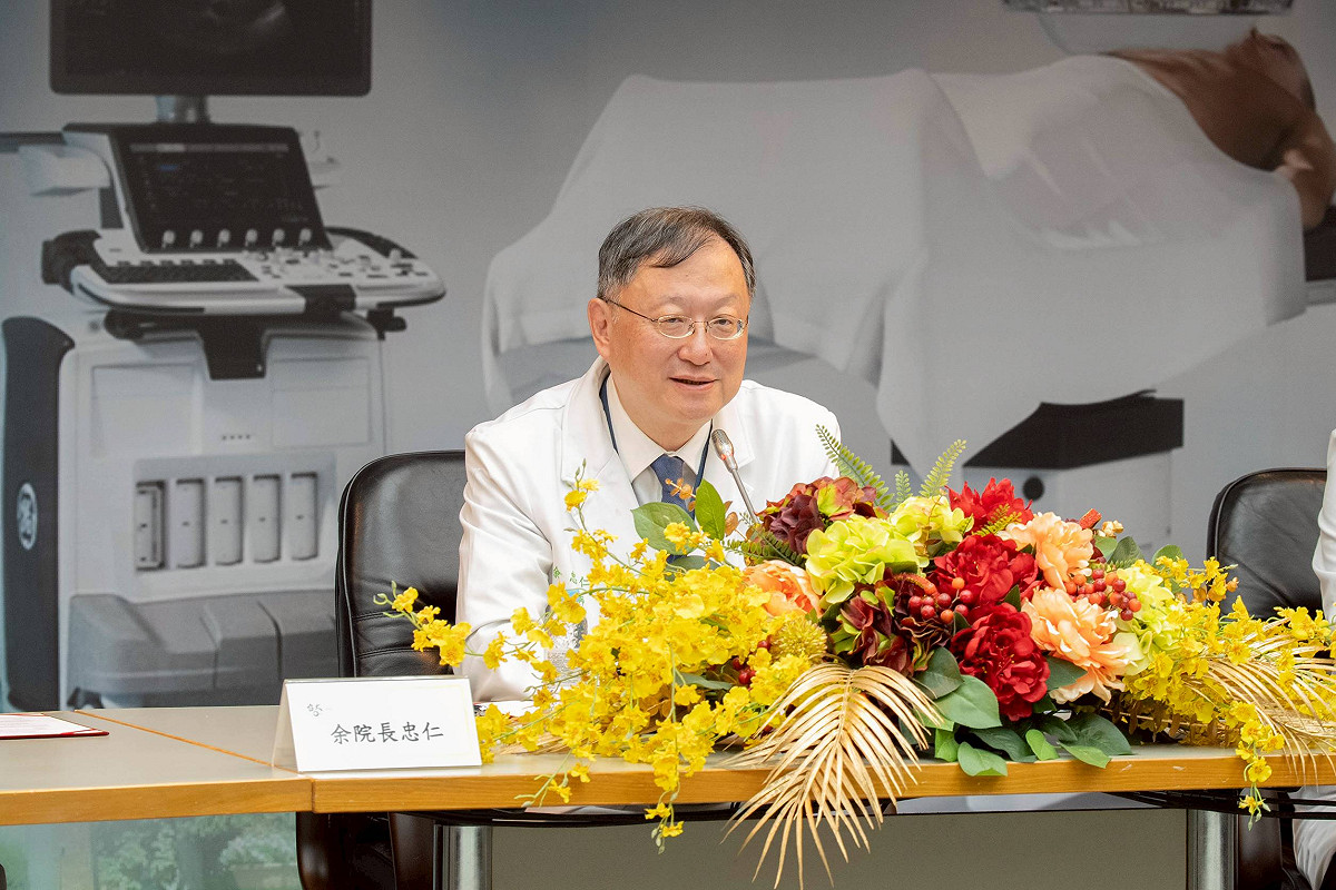 台大醫院與 HistoSonics 簽 MOU，由台大醫院院長余忠仁代表簽署，標示癌症無創治療邁國際合作。 圖：台大醫院／提供