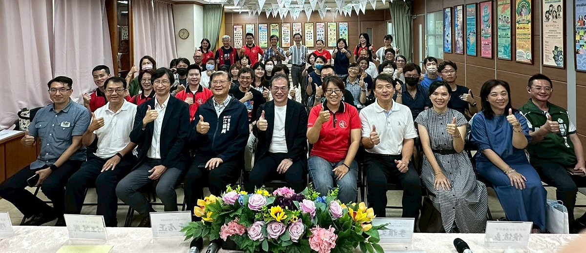 高雄市教師(工)會理事長交接，各界嘉賓到場觀禮及祝賀。 圖：高雄市教師(工)會/提供