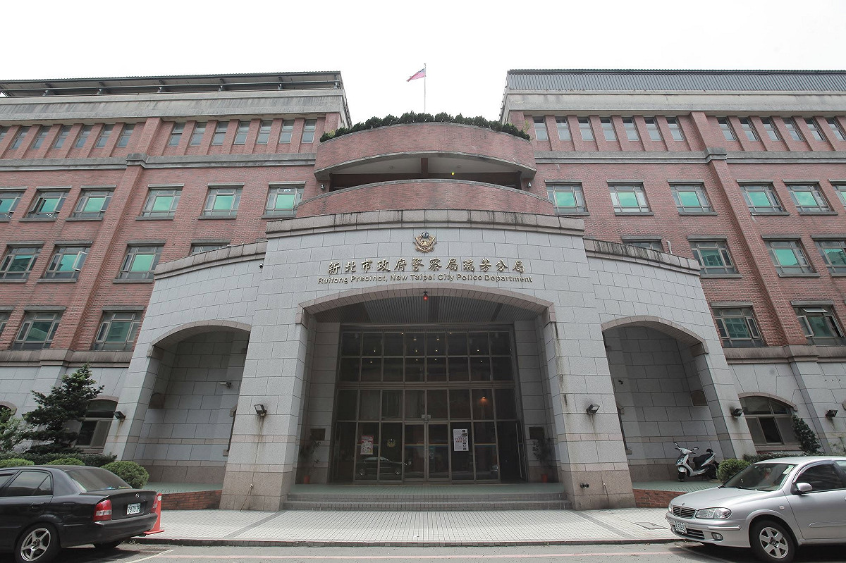 瑞芳區4名學生欺負重度身障的黃姓女子，警方昨日傳喚到案。 圖：翻攝自警警守護東北角臉書
