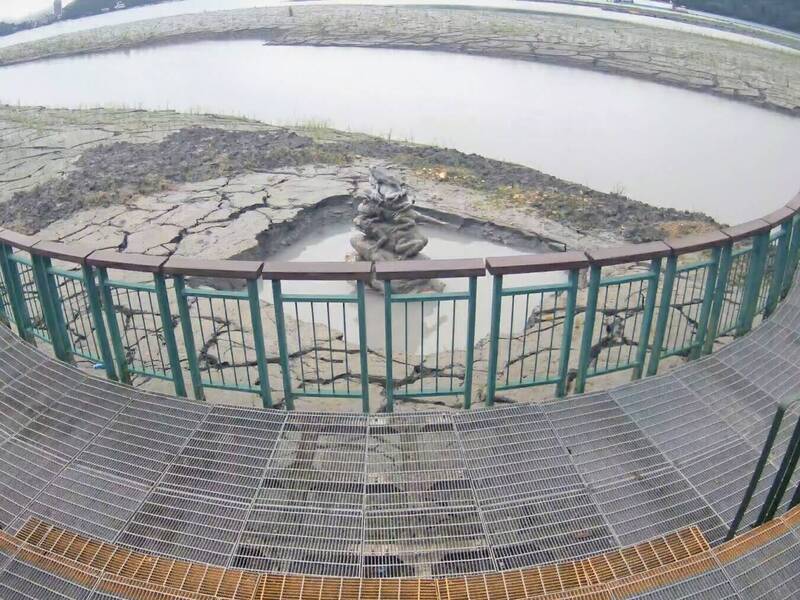 受梅雨鋒面影響，日月潭近期水位顯著回升逾一公尺，著名地標「九蛙疊像」也已露出七蛙。 圖：日管處／提供