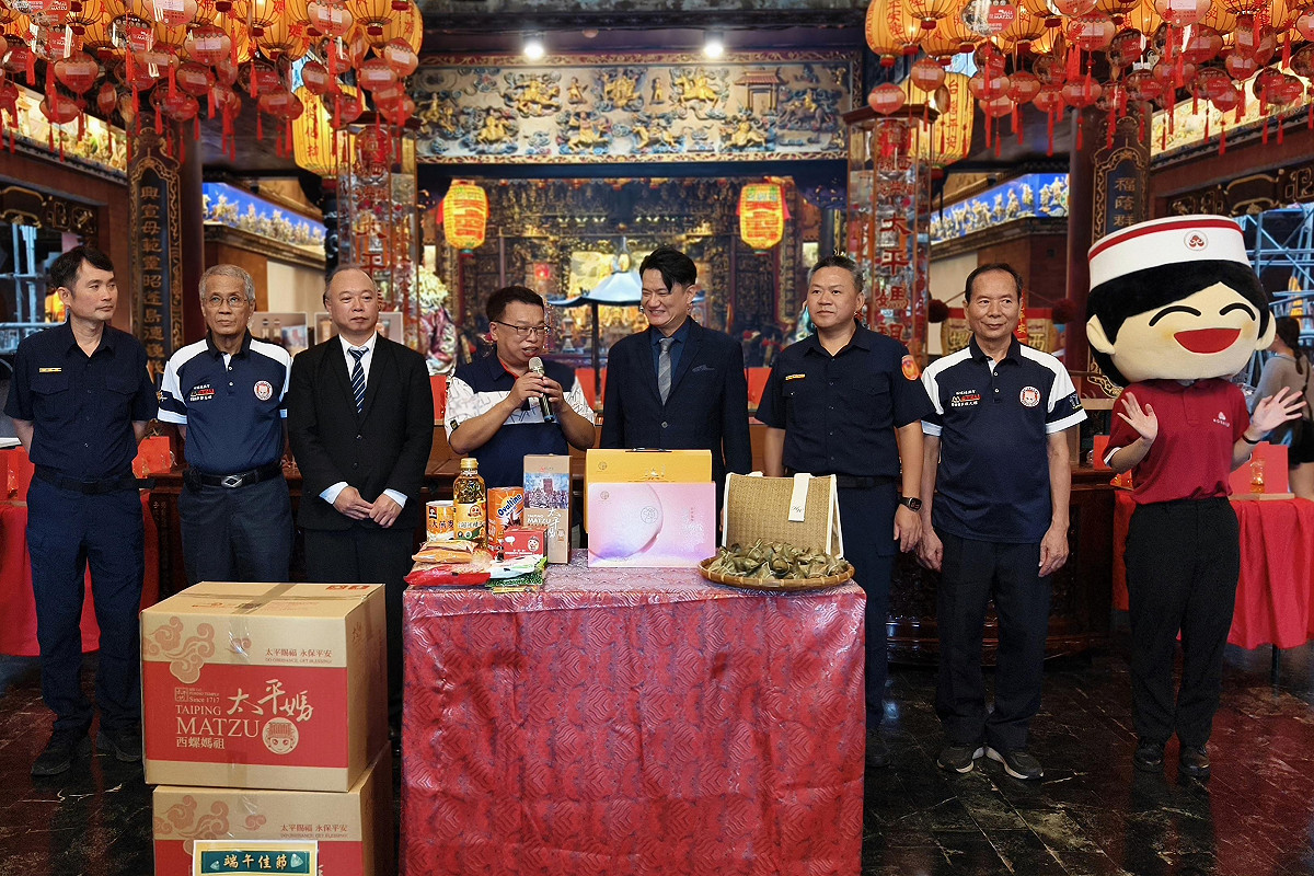 台中福華愛心粽及關懷禮盒，陪伴弱勢家庭與孤老長者溫暖過節。 圖：台中福華飯店/提供