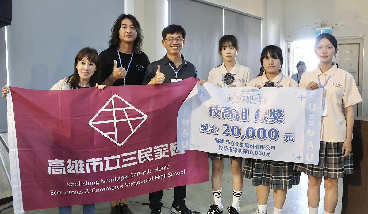 三民家商以研究題目「加果⽪更濃郁？蘋果發酵甜度與酒精⽣成的動⼒學分析」獲得技高組銀獎。 圖：高雄市教育局/提供