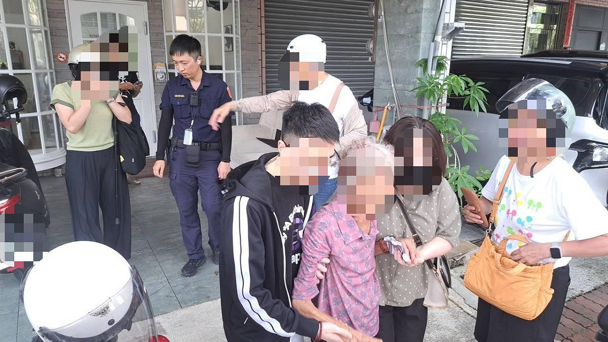 高市府警察局前鎮分局啟動緊急協尋機制，花了一天時間終於尋獲走失的八旬老婦。 圖：高雄市警察局前鎮分局/提供