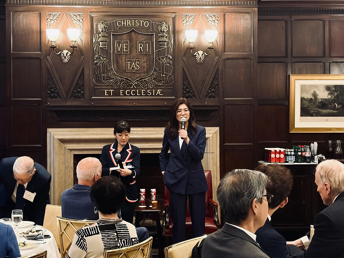 國民黨主席鄭麗文於紐約時間8日出席在哈佛俱樂部（Harvard Club of New York）舉行的午餐會。 圖：國民黨 / 提供（資料照）