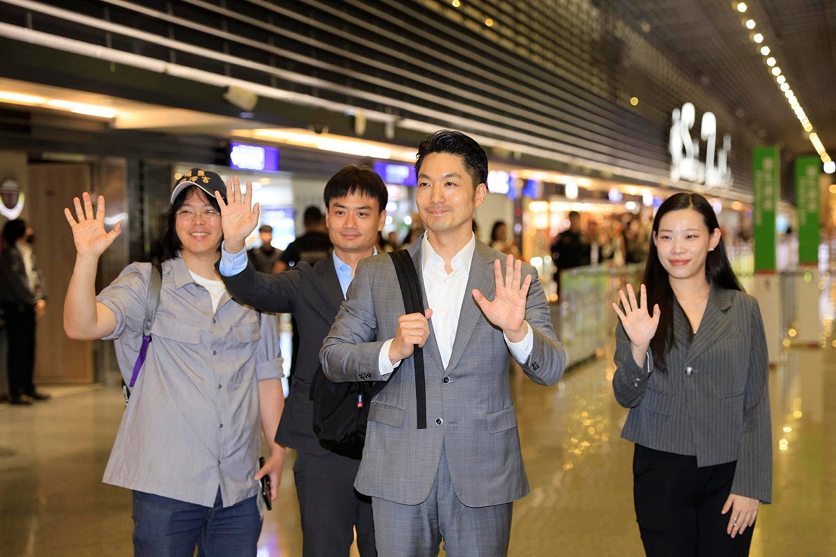 台北市長蔣萬安今日率資訊局長趙式隆、觀傳局長余祥、研考會主委殷瑋前往新加坡參加2026年「李光耀世界城市獎」（Lee Kuan Yew World City Prize）。 圖：翻攝自殷瑋臉書