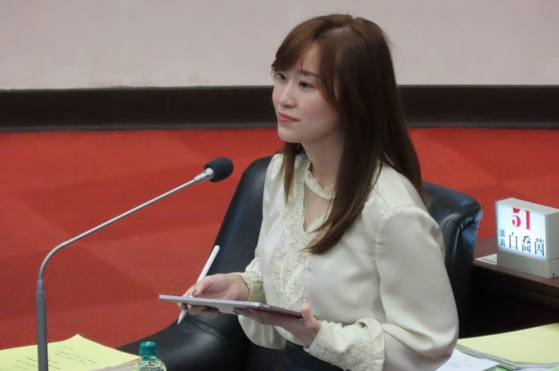 許采蓁認為電視民調數據與真實情況高度失真。 圖：國民黨高雄市議會黨團/提供