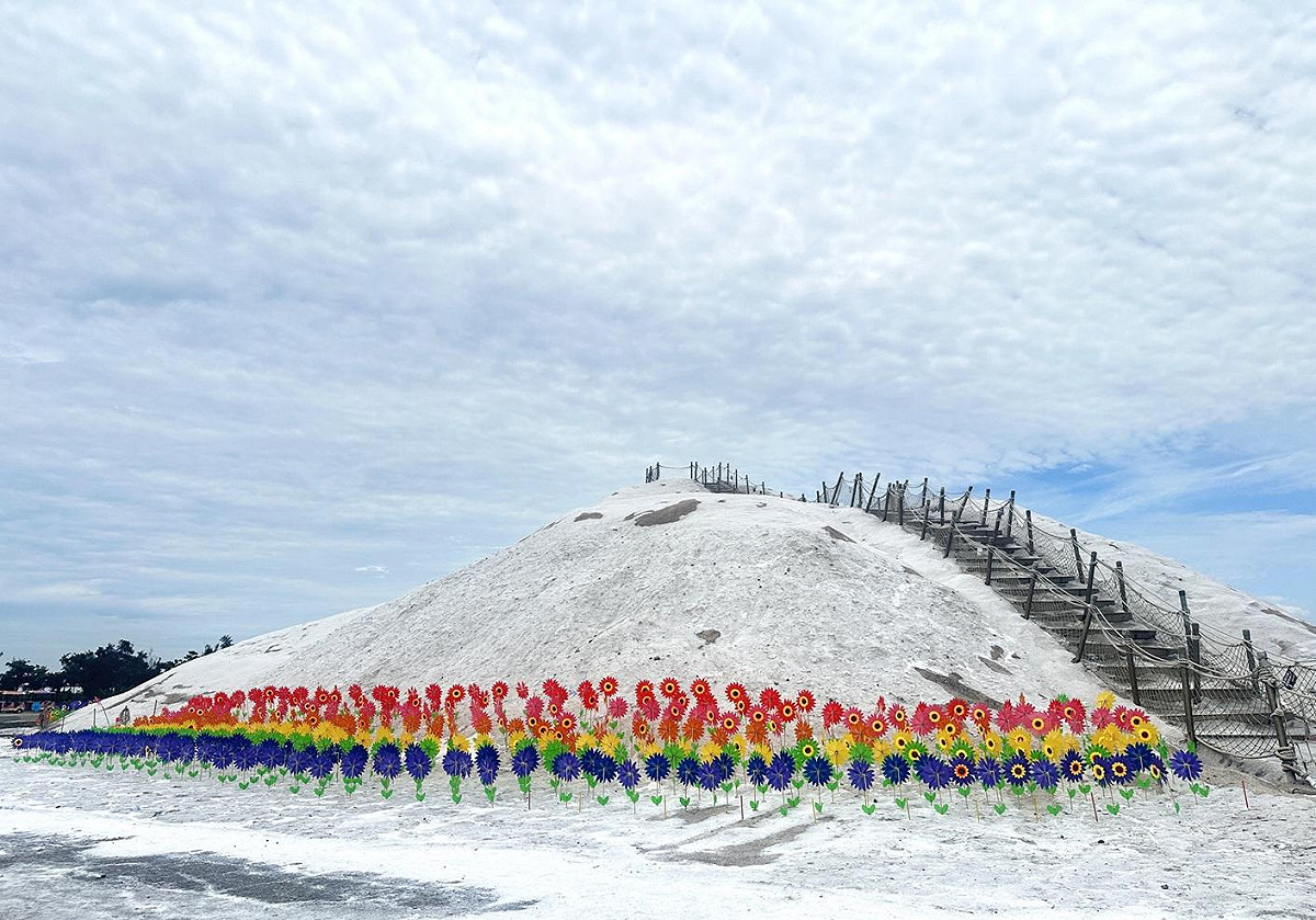 鹹轉海風祭風車造景 圖：七股鹽山／提供