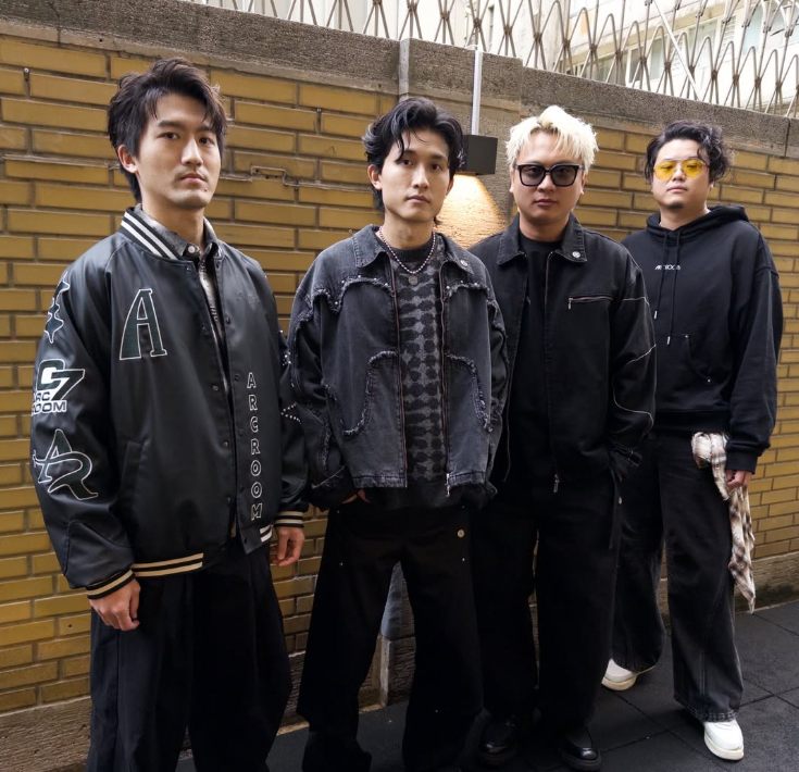 冰球樂團本月14日在香港舉辦演唱會，在談話環節時，主唱「王」脫口表示「我都真的唱」，遭疑影射五月天先前的假唱風波，引發五月天歌迷不滿。 圖：翻攝自冰球樂團IG