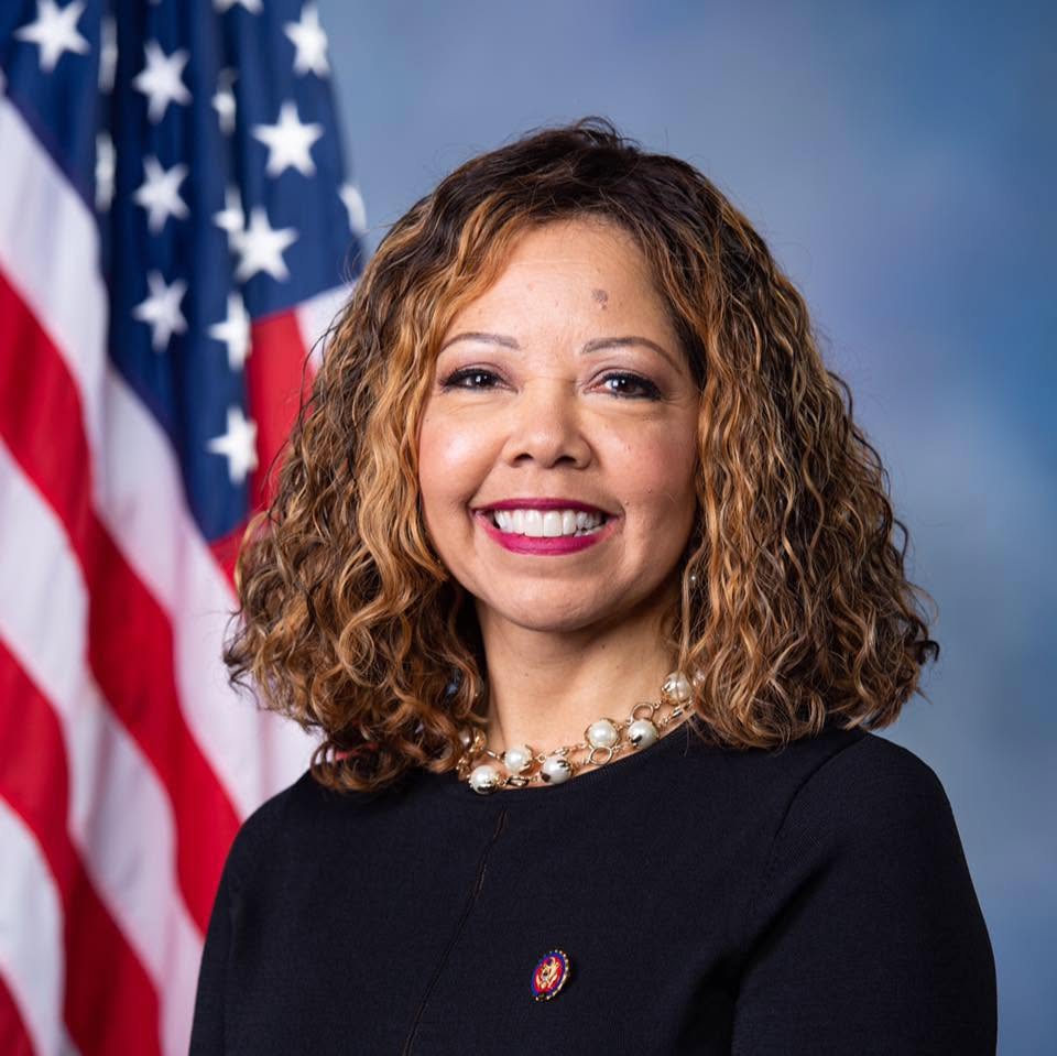 美國聯邦眾議院「國會非裔議員連線」副主席麥珂貝（Lucy McBath）。 圖：翻攝自麥珂貝臉書