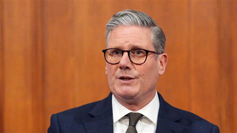 英國首相施凱爾表示，新措施將比世界上任何國家的相關規範更進一步，以保護兒童免受網路傷害。 圖:翻攝自X帳號@Essex_Patriot