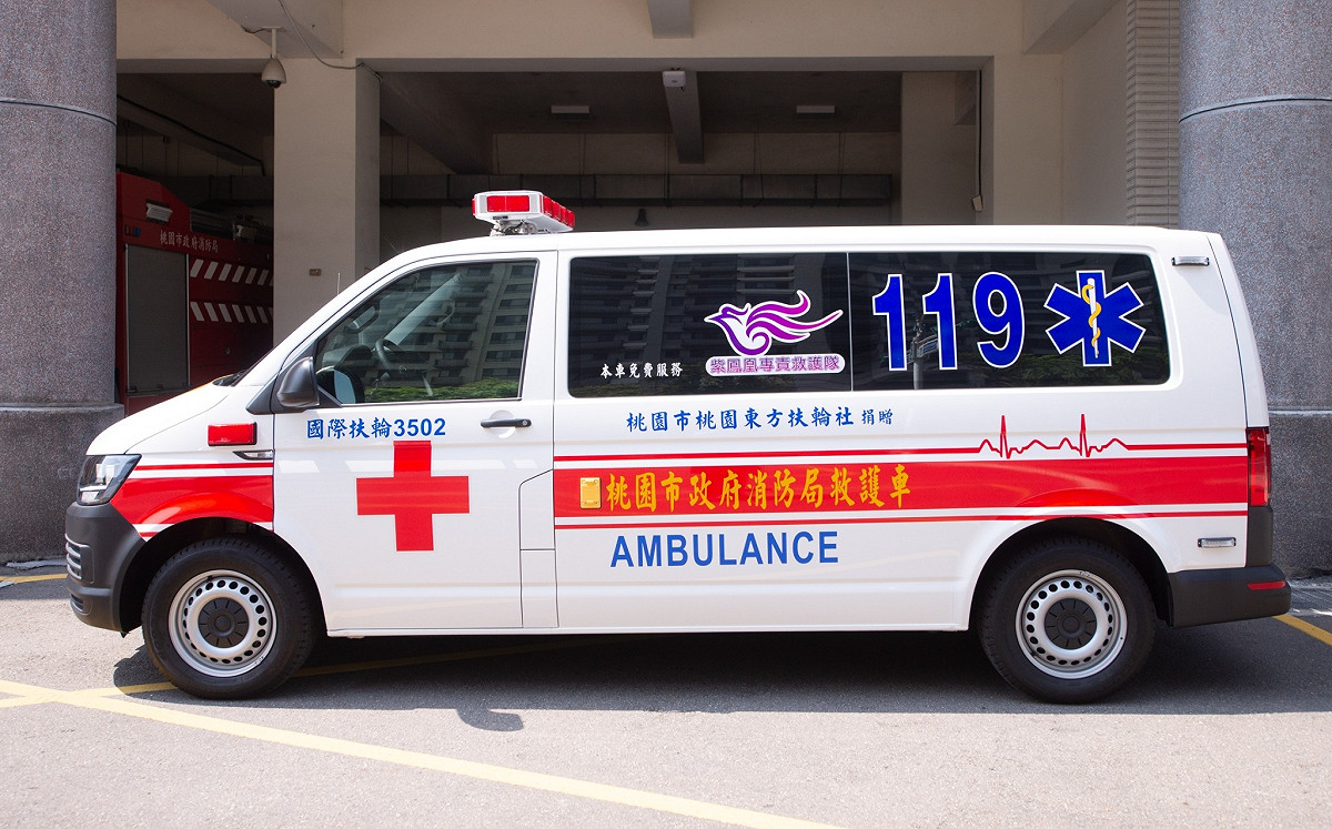 桃園購物中心驚傳墜樓意外！7旬男當場身亡 初步排除外力介入