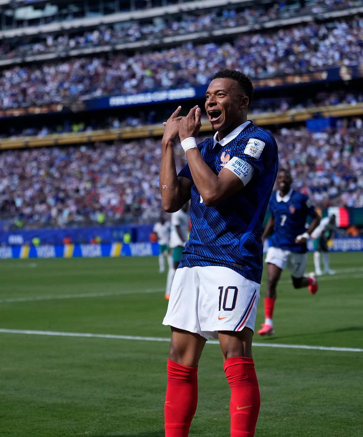 法國當家球星姆巴佩（Kylian Mbappé）在對戰塞內加爾比賽時，個人獨進兩球，將個人在世界盃累積進球數推進至14球。 圖：翻攝自@equipedefrance X