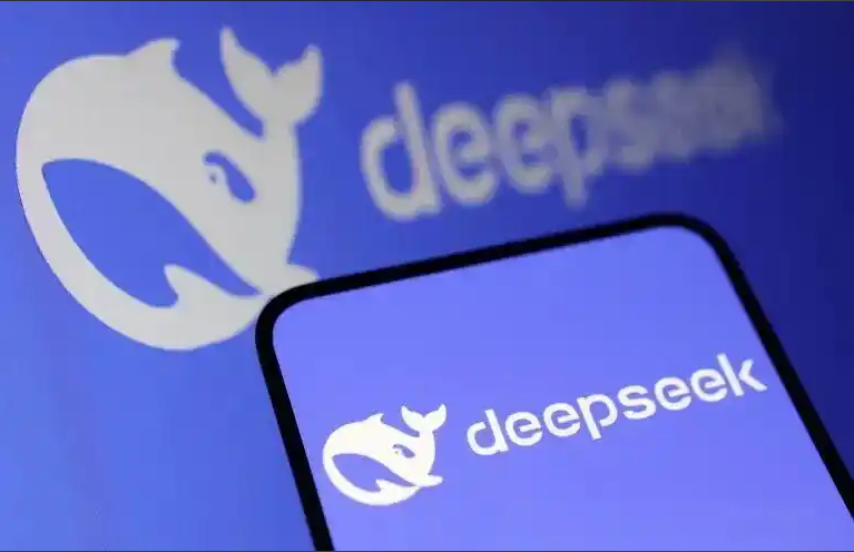 中國 DeepSeek 最新一代模型 V4 Pro 正式版疑似在未發布正式公告的情況下突然上線。 圖:翻攝自百度