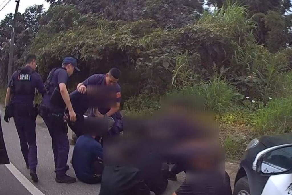桃園蘆竹警攔可疑廂型車 查獲8名失聯越籍移工