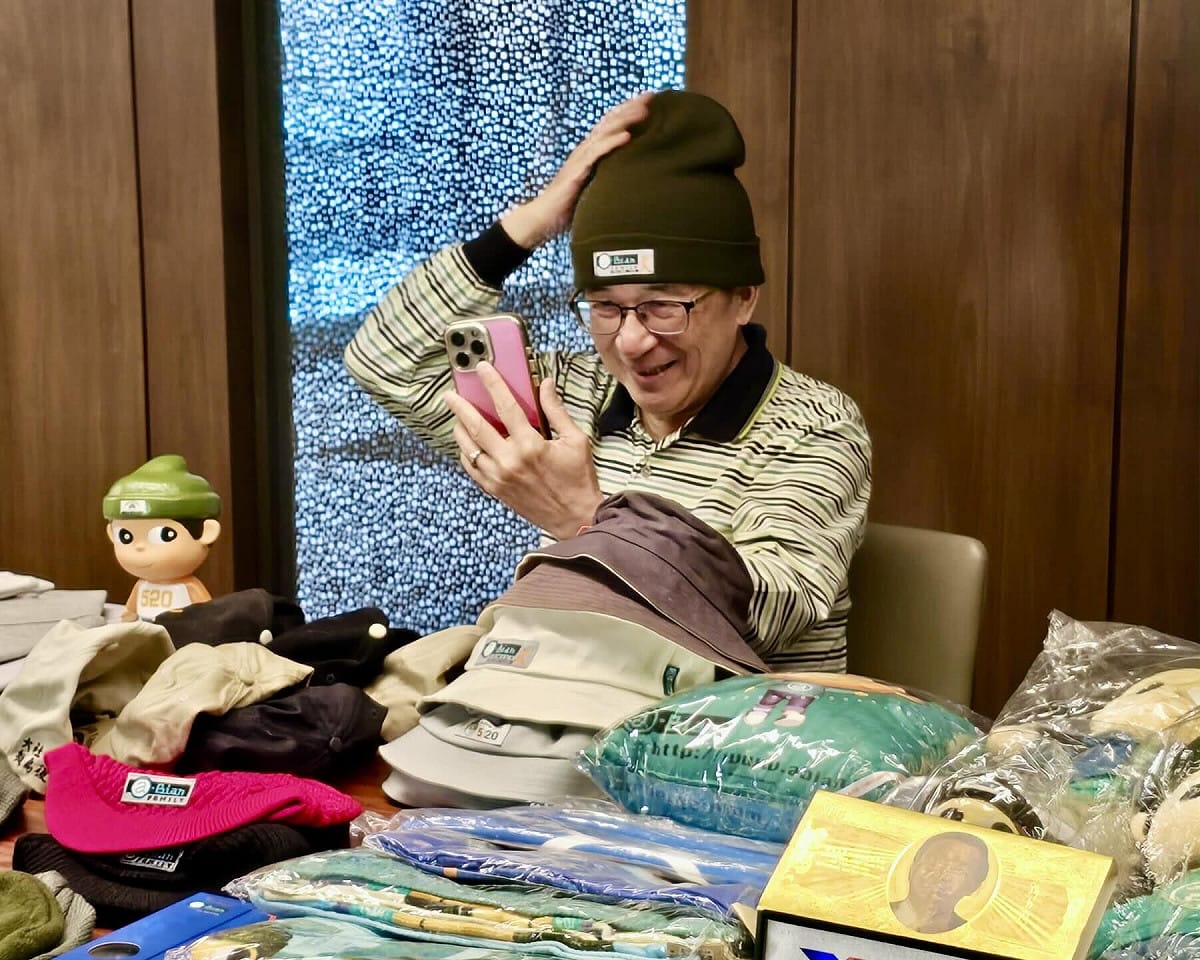 陳水扁活躍社群平台Threads，強調總統不必端著架子活一輩子。 圖／翻攝自Threads
