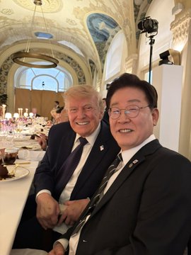 韓國總統李在明出席 G7 峰會期間，與美國總統川普針對朝鮮半島局勢、美韓關係未來走向等話題進行深入討論，川普甚至邀請李在明帶著第一夫人金惠景一起打高爾夫球。 圖：翻攝自 @Jaemyung_Lee X 帳號
