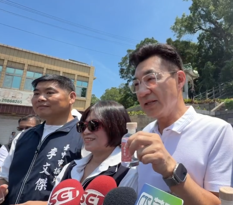 立法院副院長江啟臣今（19）日受訪時，引用了孟子的名言，「民為貴，社稷次之，君為輕，我們所有為政者、政府都應該以人民的生計為主。」 圖：江啟臣辦公室／提供