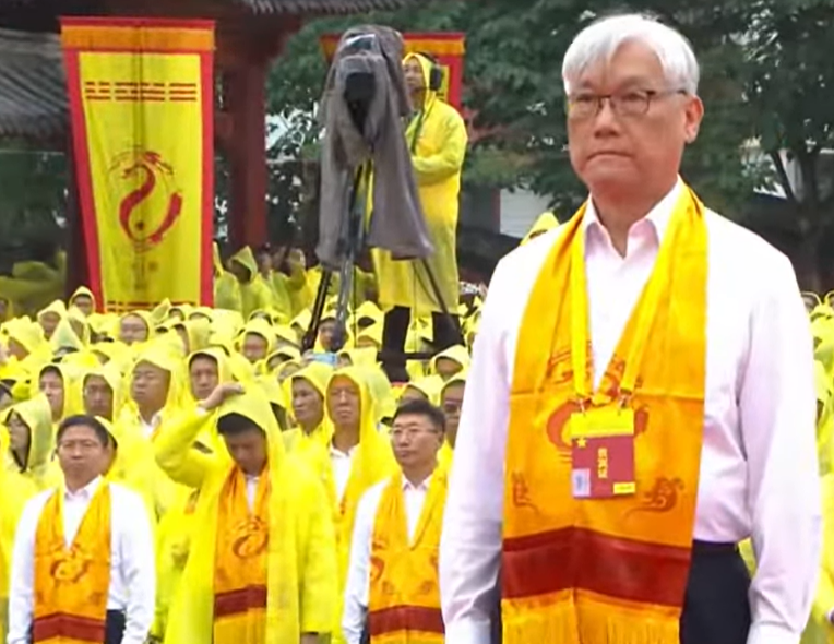 今(21)日甘肅與三重同步辦伏羲大典。前國民黨副主席夏立言現身。 圖：翻攝自直播畫面