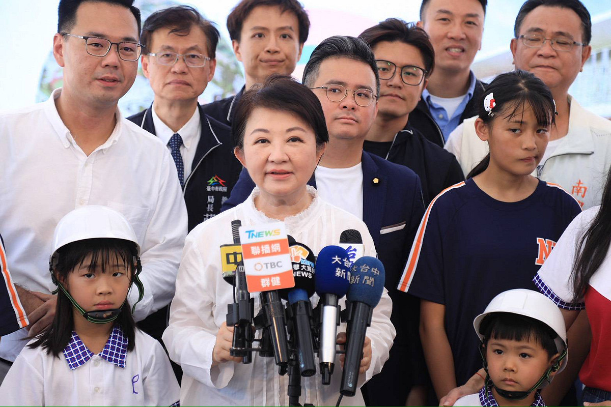 盧秀燕分享鳳梨釋迦私房吃法。  圖：台中市政府/提供（資料照）