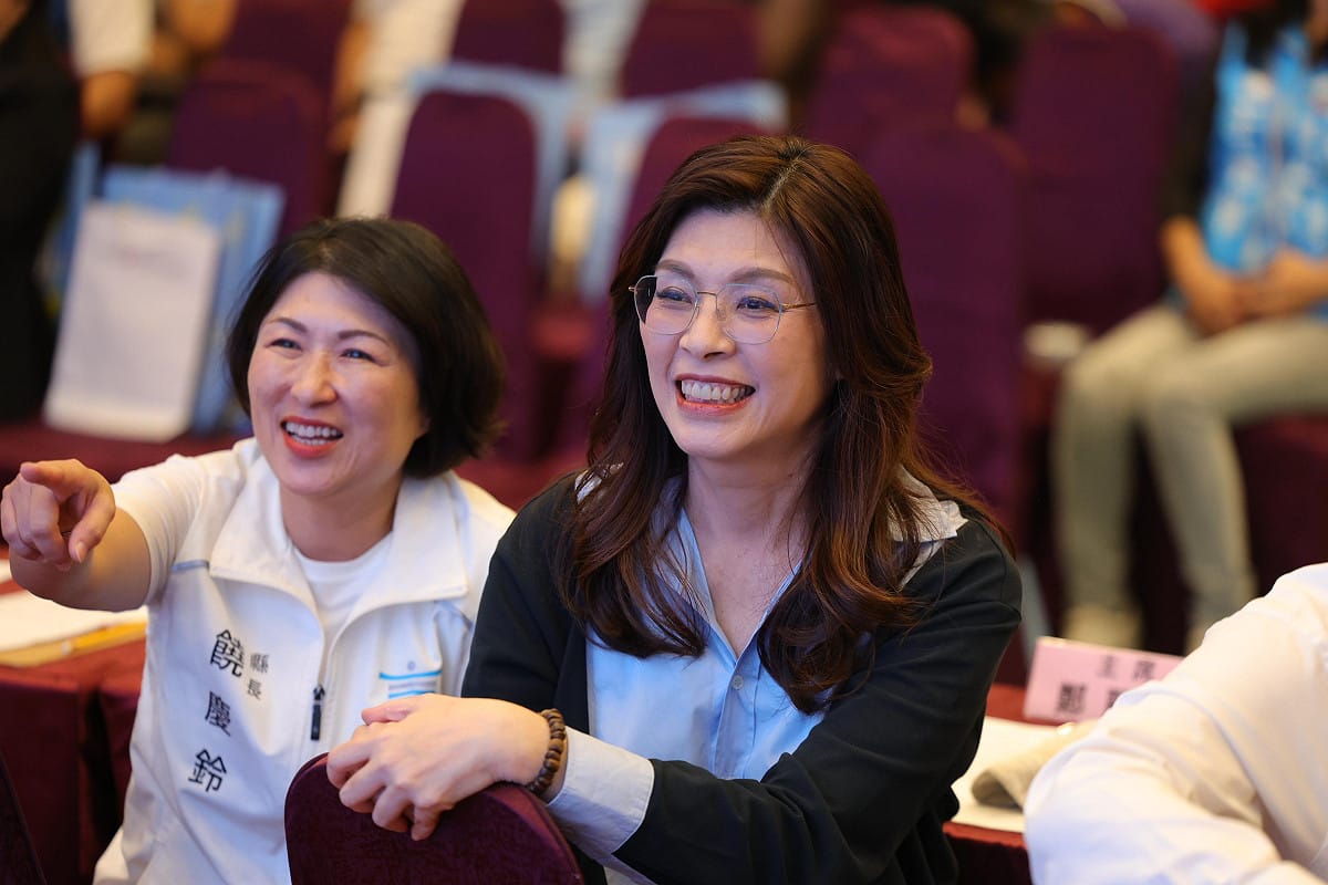 國民黨於台東縣舉辦行動中常會，國民黨主席鄭麗文到場力挺台東縣長饒慶鈴。 圖：國民黨提供