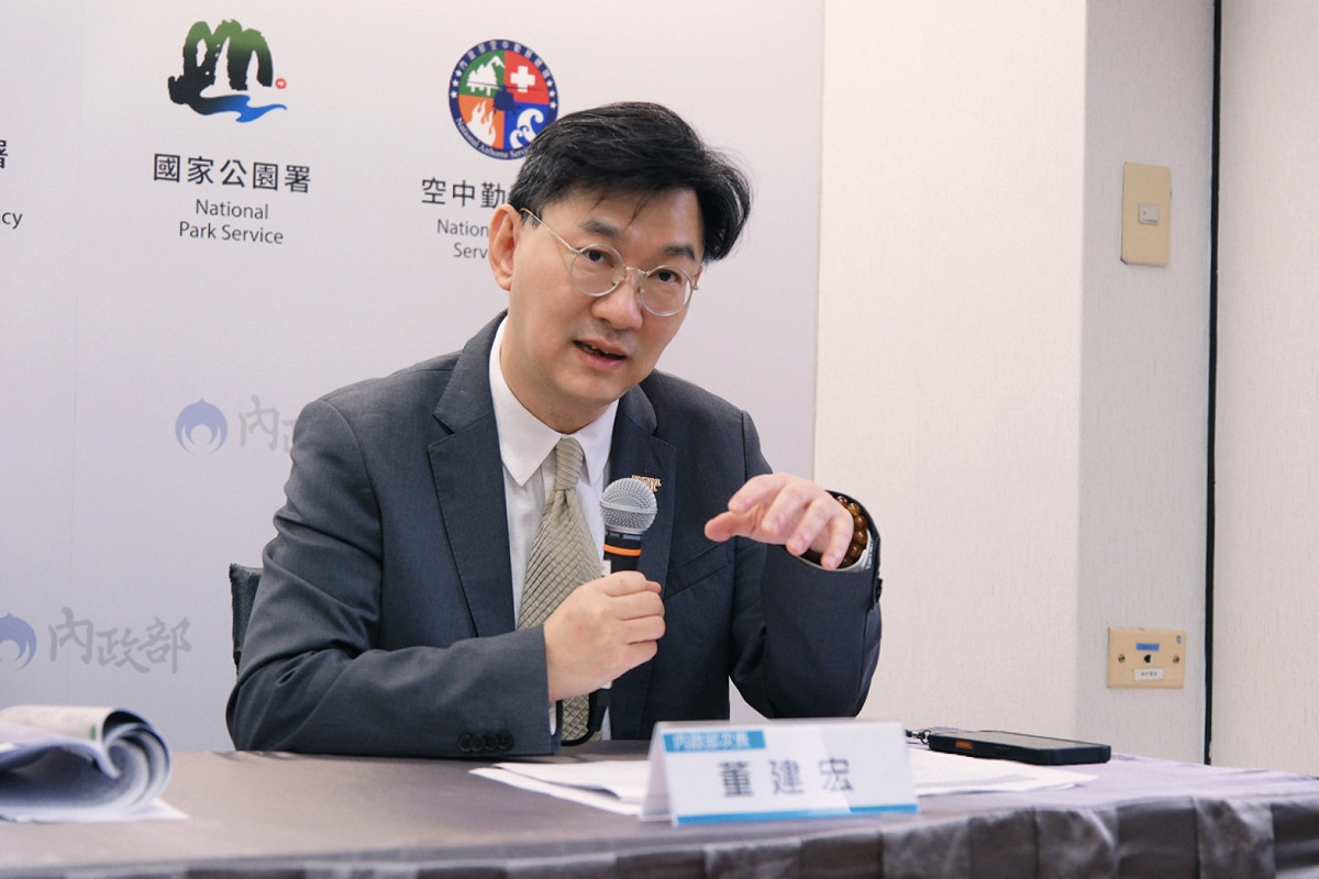 政務次長董建宏針對記者提問表示，已將相關應撤離的人數都進入災害防救資訊系統（EMIC）裡，「相關撤離名冊都已經明確了」，請花蓮縣政府依據名冊進行撤離行動。 圖：內政部提供
