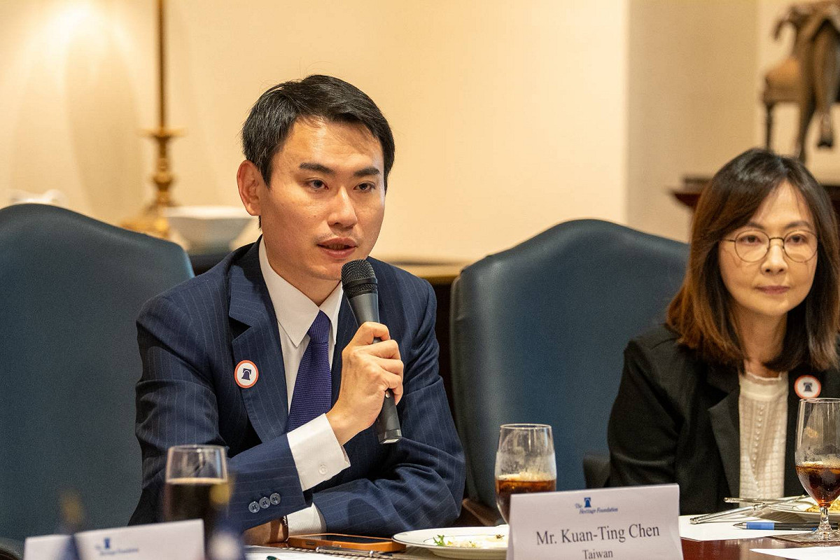 立委陳冠廷在與華府重要智庫傳統基金會（Heritage Foundation）會晤發言，希望深化台美共同生產合作。 圖：立委陳冠廷辦公室提供（資料照）