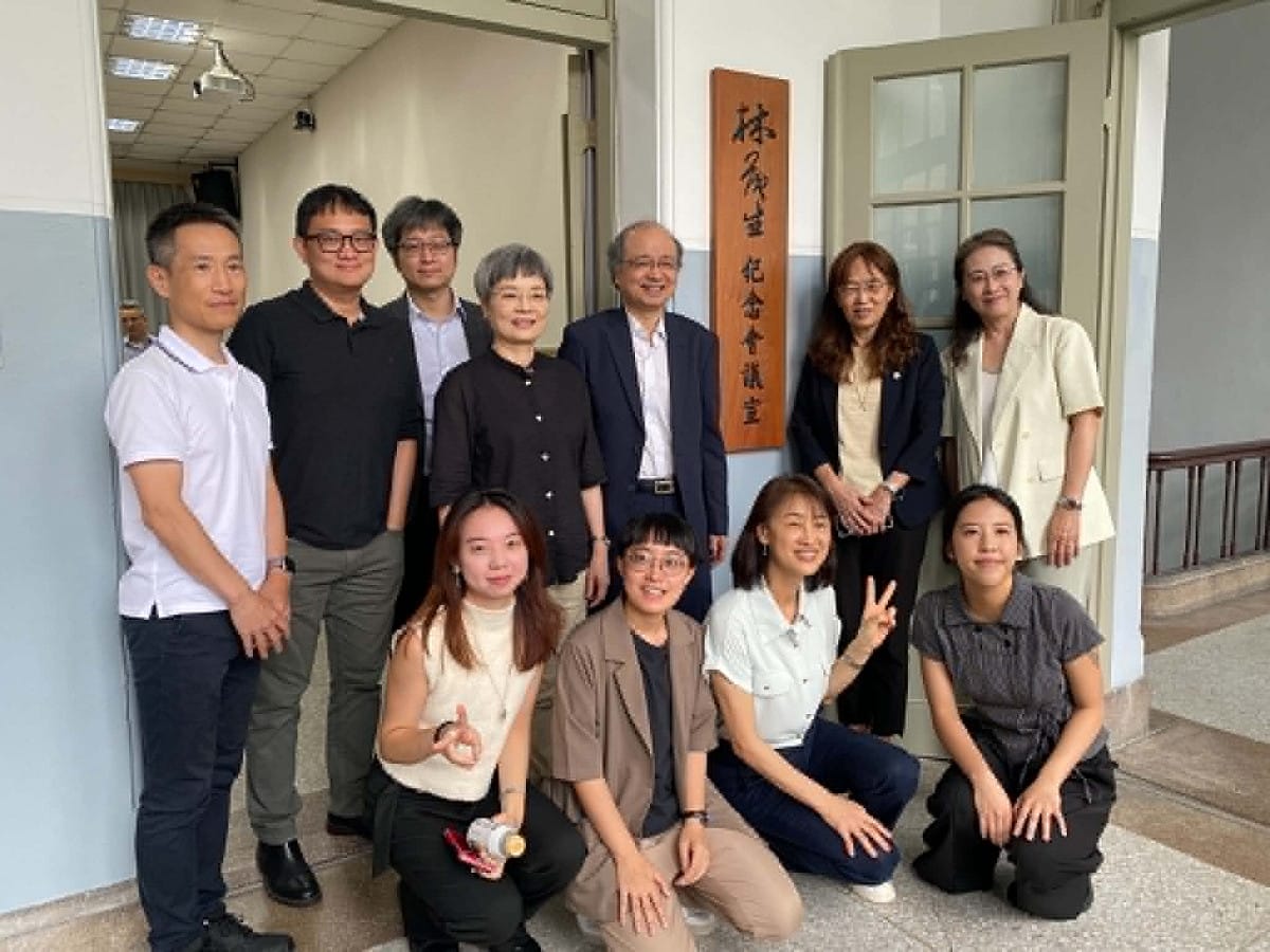 台大文學院今（26）日舉行「林茂生紀念會議室」揭牌儀式。 圖：林智穎提供