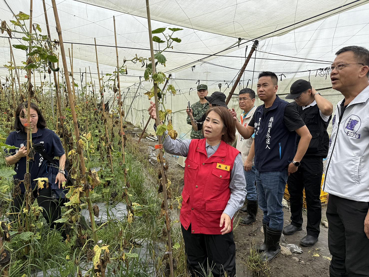 周春米表示縣府將全力協助，讓農民儘快復耕、恢復生計。 圖：屏東縣政府/提供