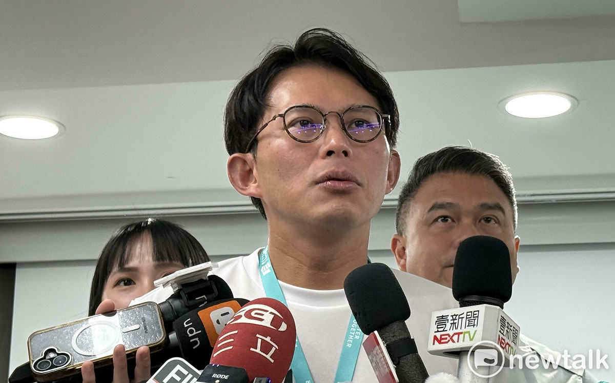 矢板明夫遭襲擊 黃國昌嗆綠忘了執政：只會用嘴巴、綠媒渲染