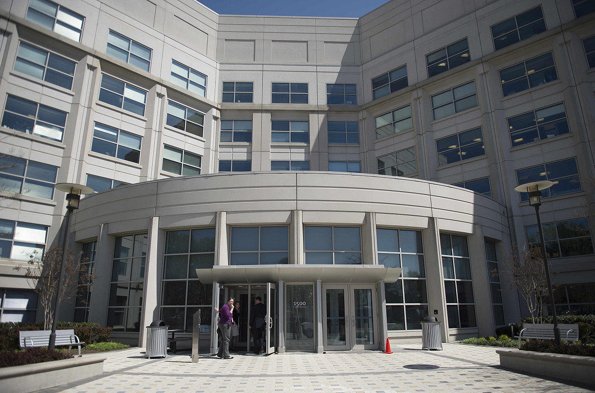 美國國家情報總監辦公室（Office of the Director of National Intelligence，ODNI）位於美國維吉尼亞州麥克林（McLean）的Liberty Crossing總部大樓。ODNI正依據美國國會要求，撰寫中共高層資產調查報告，預計於2026年底前公布。 （圖：ODNI／美國政府官方）