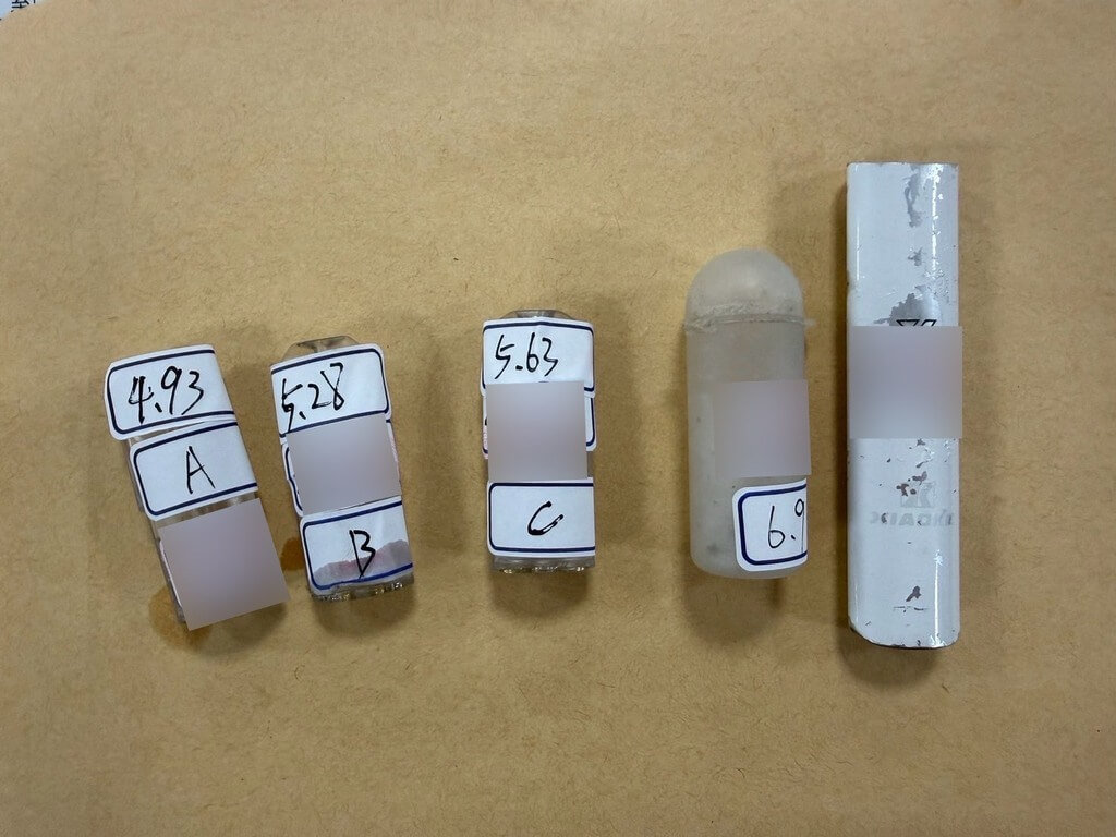 苗栗縣警察局頭份分局員警29日表示，28日深夜查獲徐姓女子騎機車毒駕，並查扣安非他命、依托咪酯菸彈等證物，依法送辦。（警方提供）中央社記者管瑞平傳真　115年6月29日
