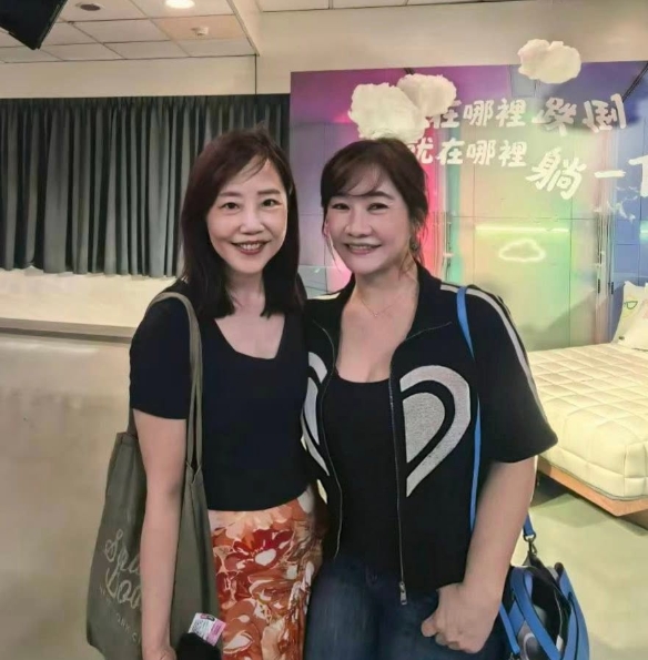 尹乃菁接受飛碟電台《飛碟晚餐》主持人王淺秋專訪。 圖：王淺秋臉書