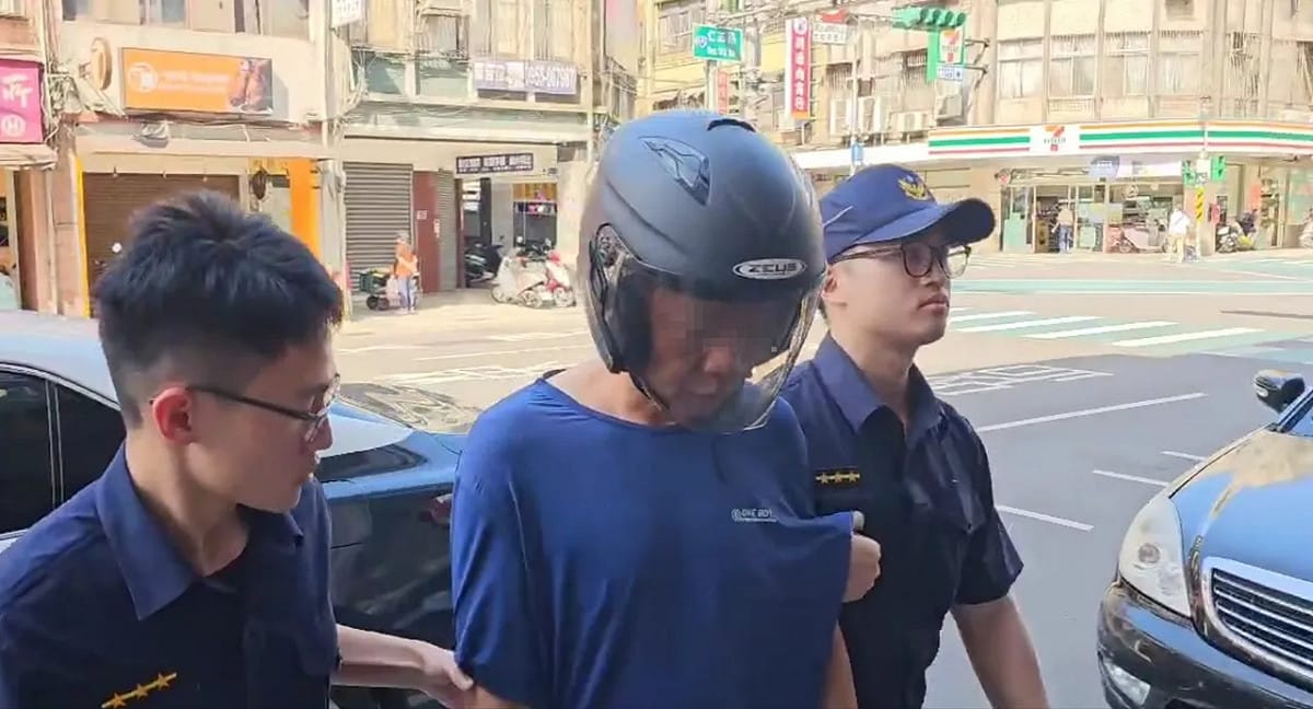 簡姓男子去年以枕頭悶殺親生兒子。 圖：翻攝畫面