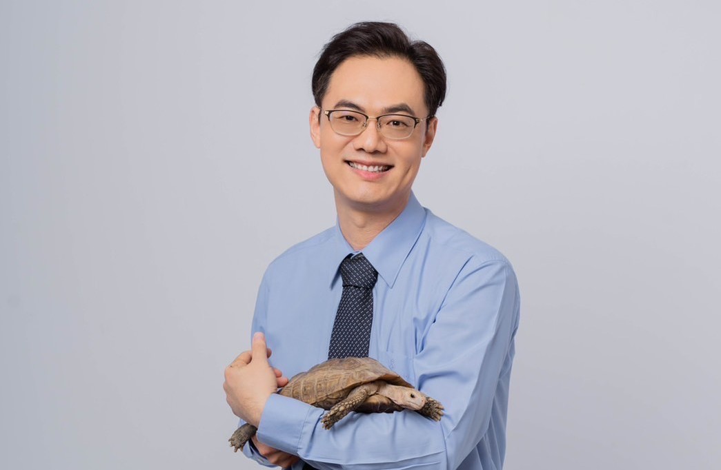 周明賢從空間規劃打破傳統診所思維，打造「完全無犬貓干擾」的友善就診環境。 圖：大山異寵動物醫院/提供