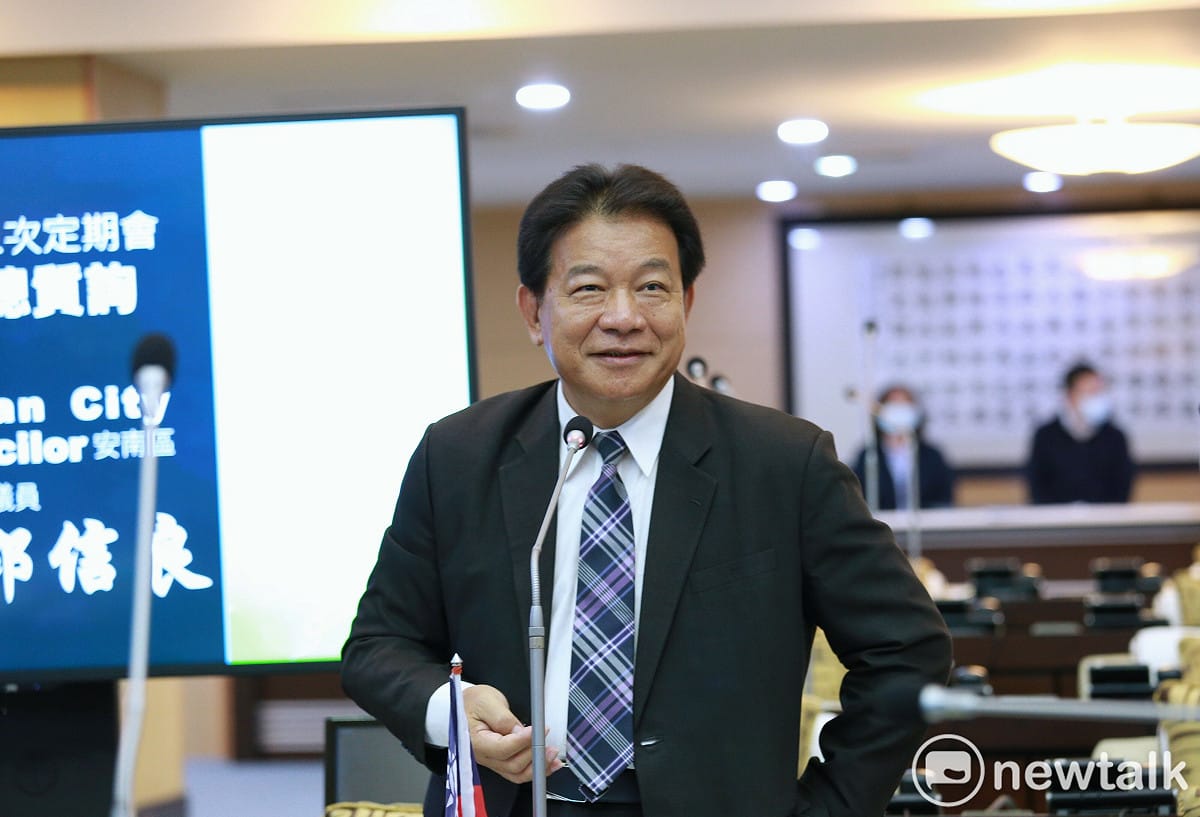 台南地院1日羈押庭上裁定，無黨籍前台南市議長、現任台南市議員郭信良以新台幣100萬元交保，並限制住居。 圖：郭信良服務處提供