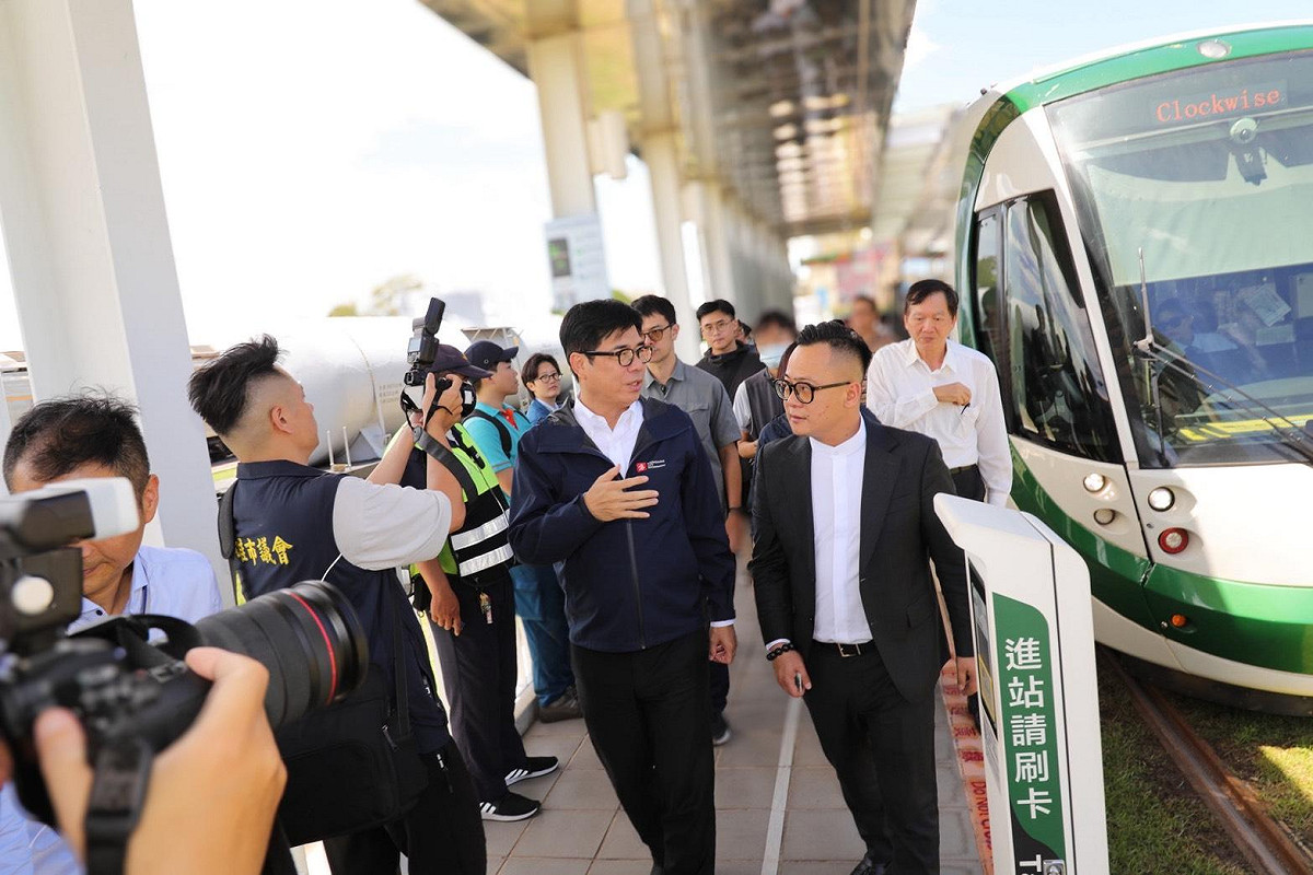 童子瑋赴高雄考察市政。 圖：童子瑋辦公室/提供