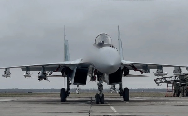 專家承認，即使 30 架 Su-35 在伊朗全都能形成戰力，也很難突破美國、以色列在中東地區的優勢體系。 圖：翻攝自 騰訊網 星海之刃