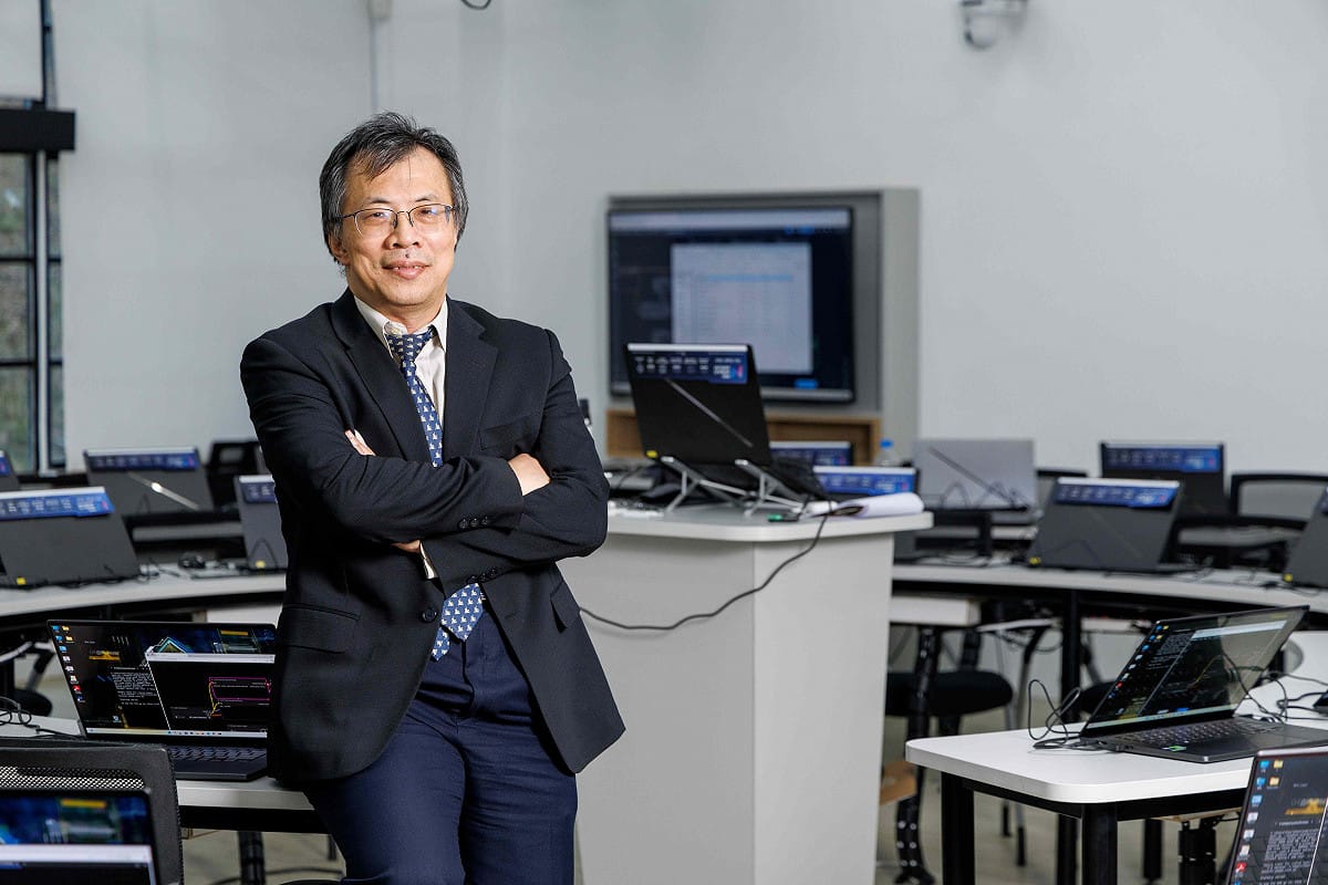 東海大學資訊工程學系終身特聘教授楊朝棟，寫下連續六年獲得該計畫核定的驚人紀錄。 圖：東海大學/提供
