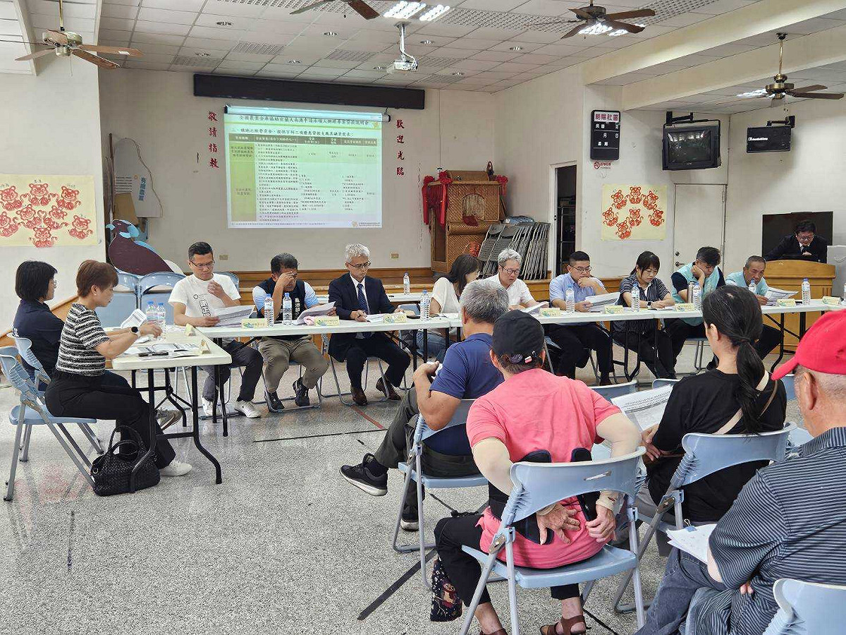 內政部今（3）日召開宜蘭大南澳公地放領專案貸款說明會，希望能多提供一個管道，協助農民順利取得耕地，並鼓勵農民多加利用該服務，早日圓夢。 圖：內政部提供