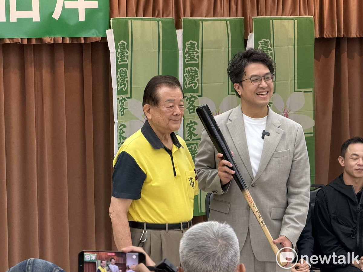 沈伯洋盼帶領議員打出全壘打。 圖：高逸帆／攝