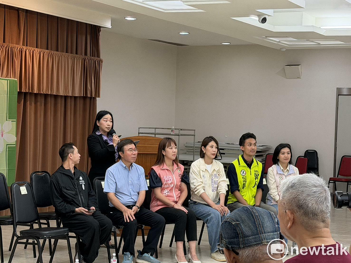 沈伯洋出席台灣客家聯盟協會座談，議員參選人陪同。 圖：高逸帆／攝