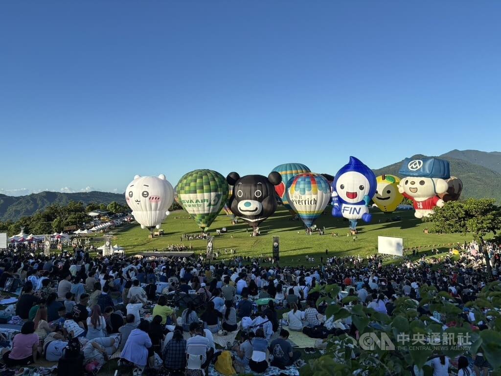 台灣國際熱氣球嘉年華即日起到8月20日在台東鹿野高台舉行，4日開幕。 圖/中央社記者張祈