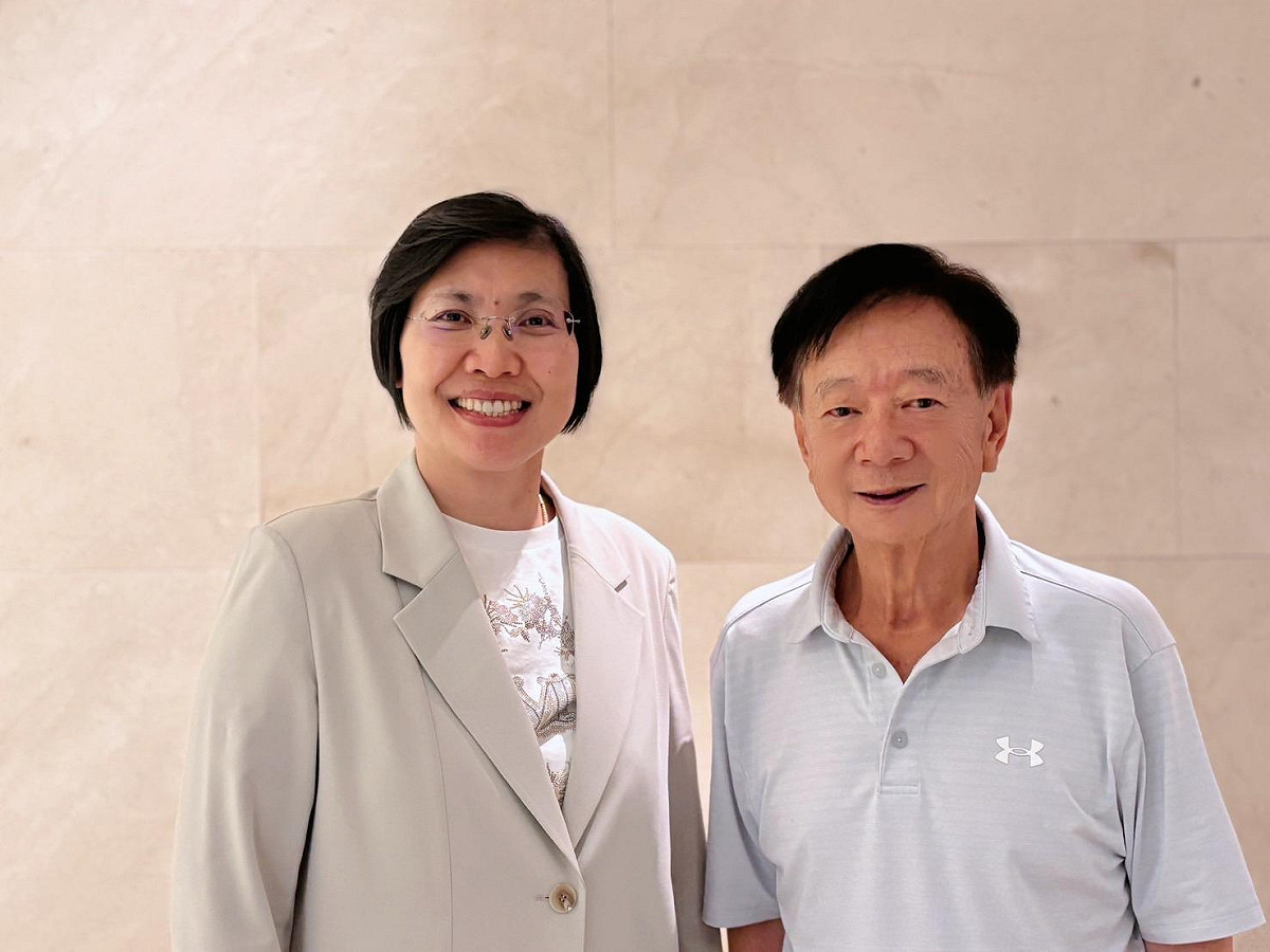 聯電榮譽副董事長宣明智（右）。 圖：徐欣瑩辦公室提供